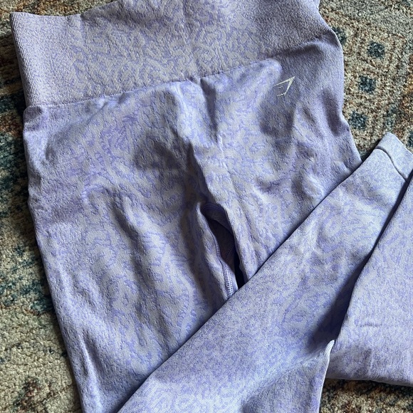 Gymshark Purple Leggings and Top Set - Picture 5 of 7